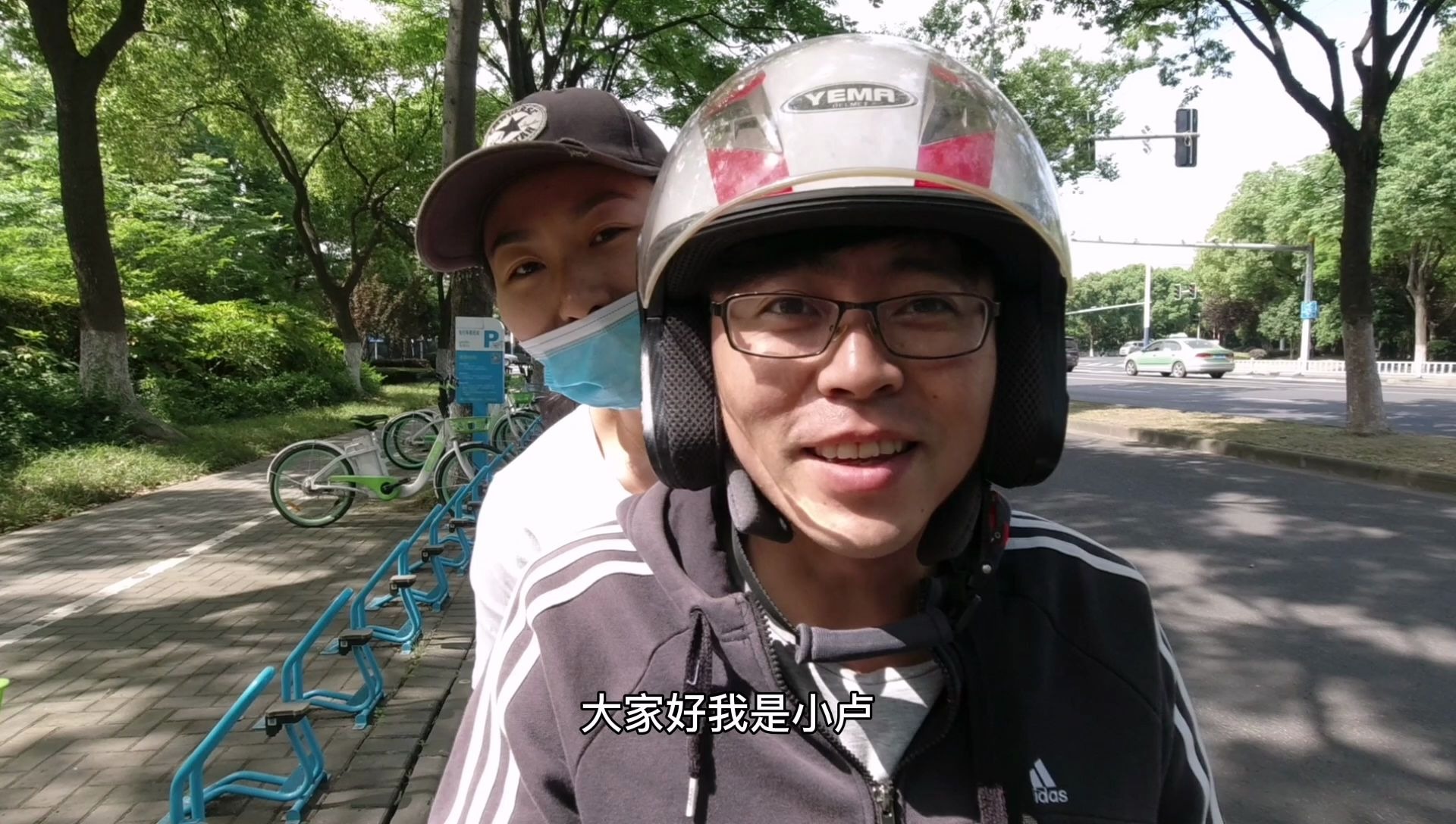 外卖22单 堂食才1200块,小卢还以为会有30单呢,现在每天1000块都是