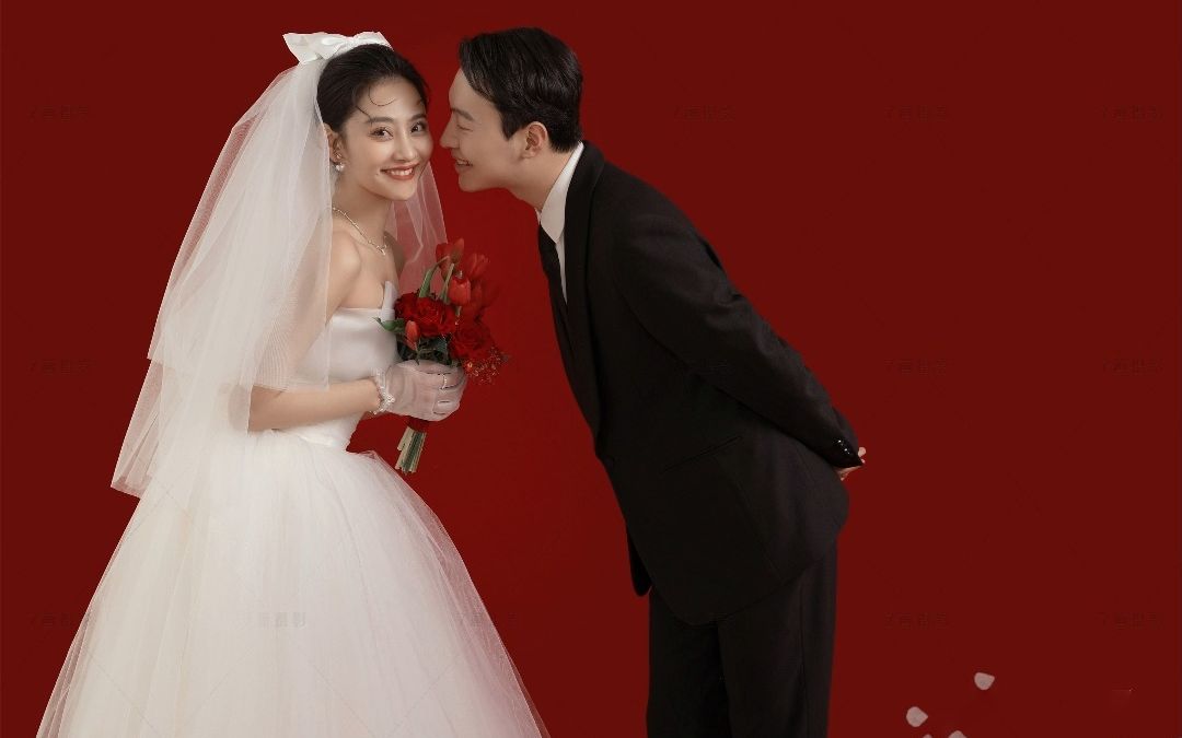 甜掉牙,发朋友圈爆轻复古喜嫁风婚纱照 #昆明7画摄影工作室 #喜嫁婚纱