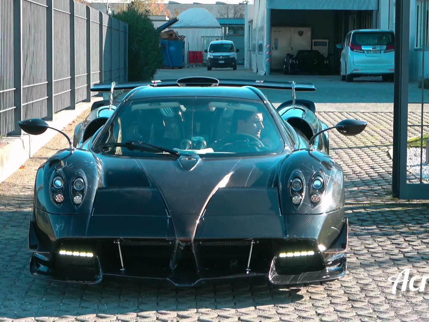 帕加尼 Imola 敞篷版与新款 Huayra 敞篷版:巅峰对决,震撼视听!哔哩哔哩bilibili