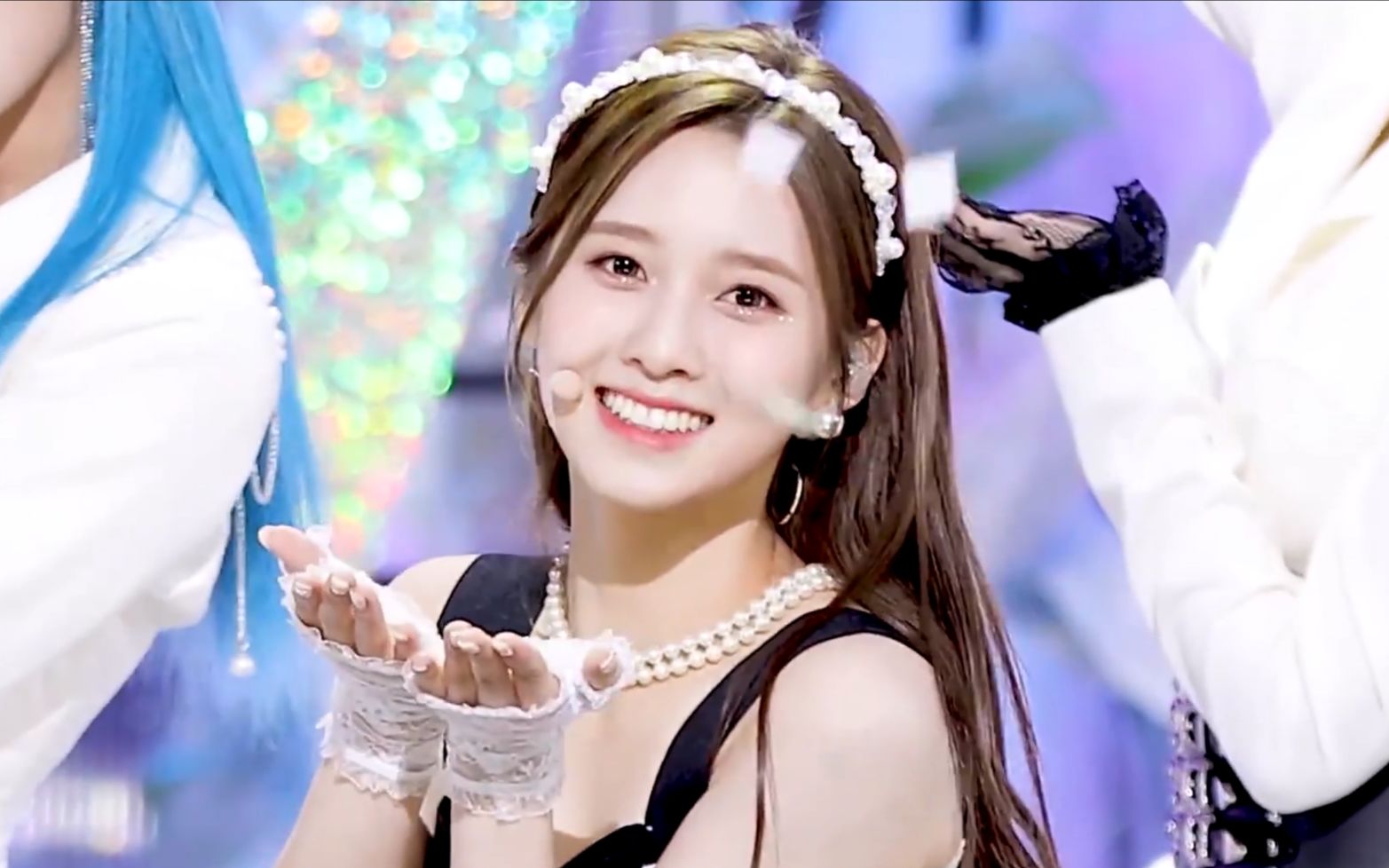 甜妹是世界的宝藏lightsum金娜英vivace横版直拍一键换装