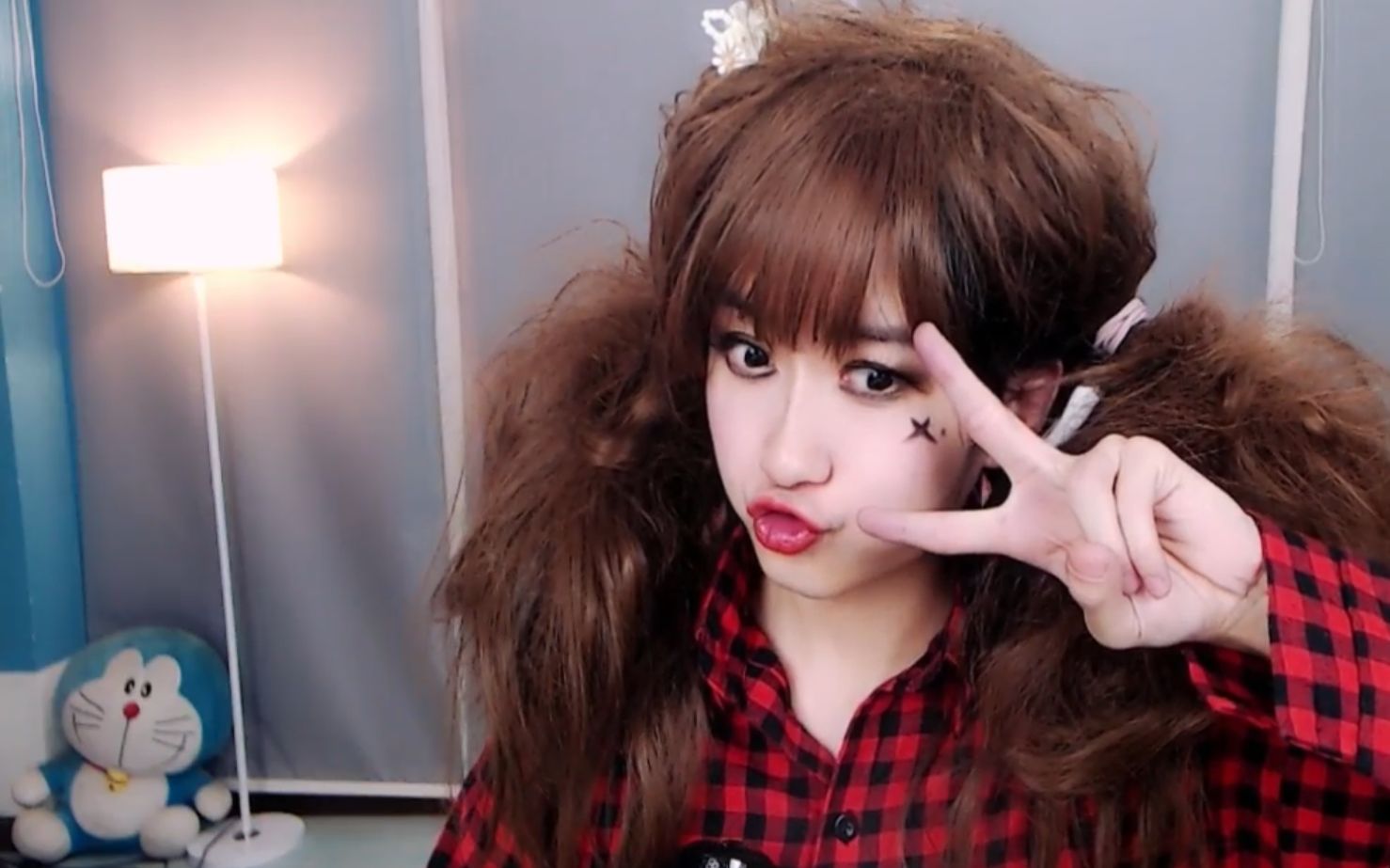 hani九哈尼九直播录像20191202太妹九牙套妹奈何美色妹妹有这强大美腿