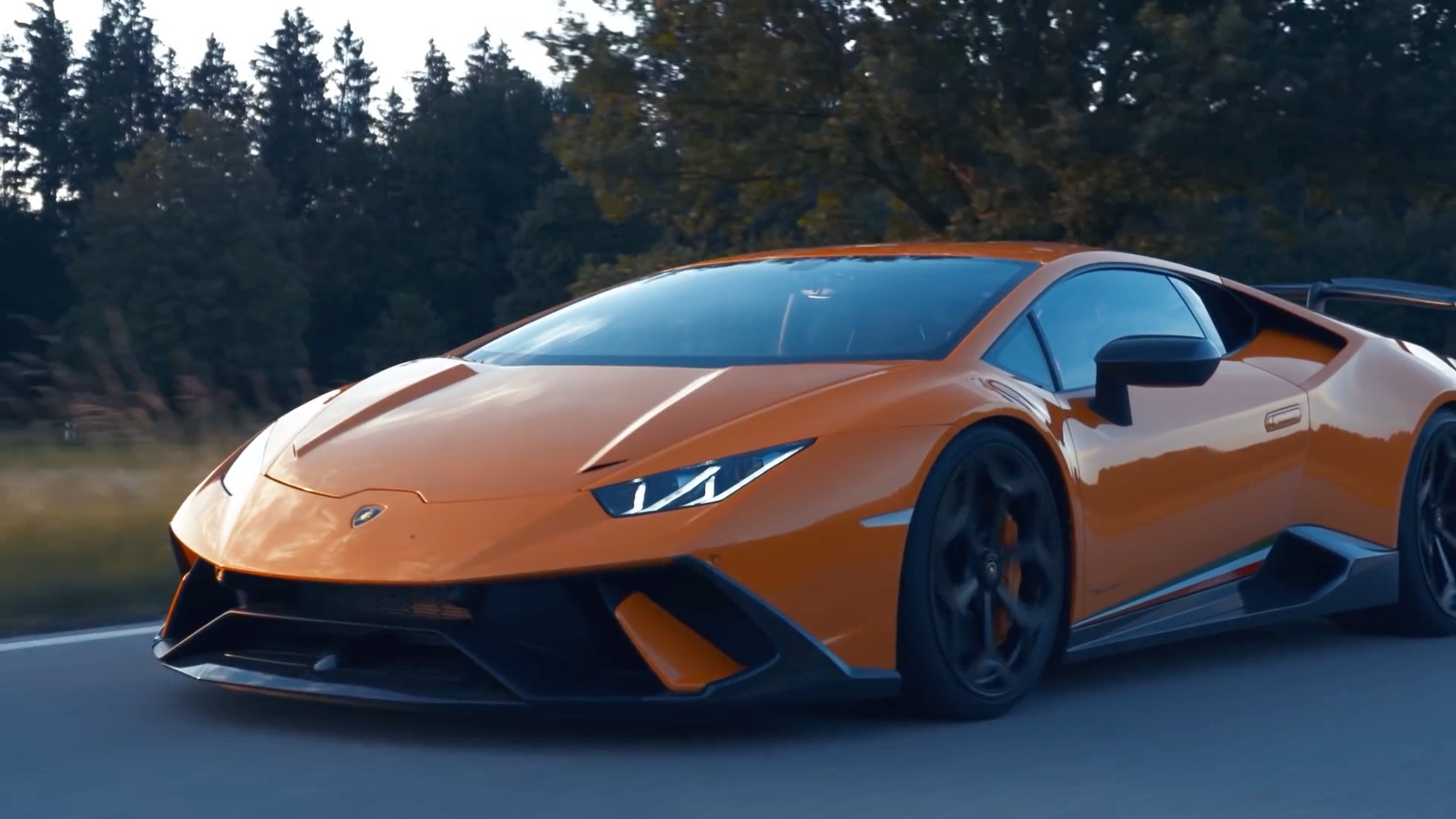 不纠结过往,不犹豫未来! 兰博基尼小牛huracan performante