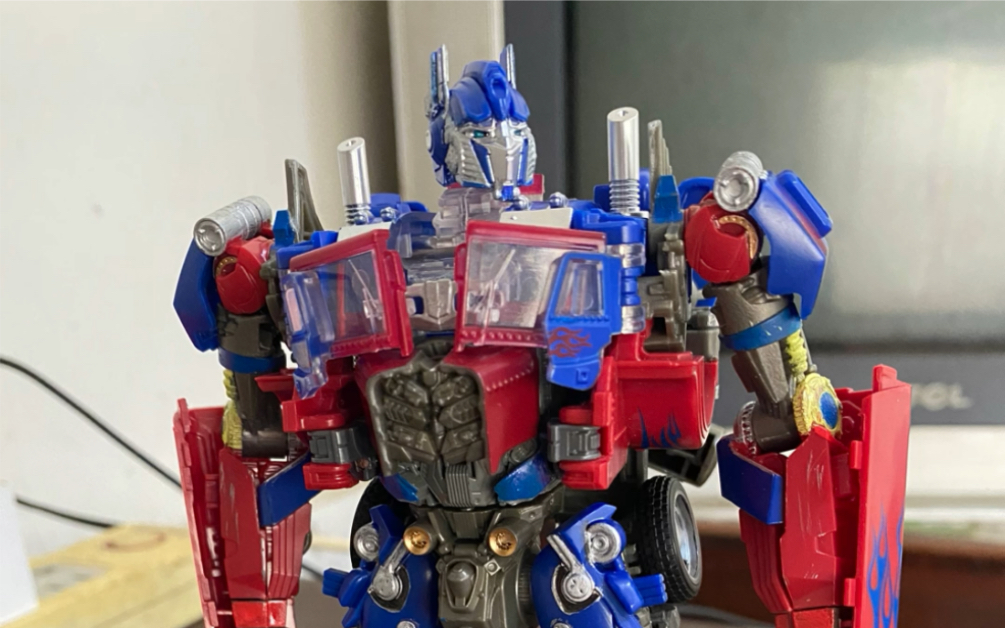 变形金刚模玩(国产百微擎天柱)