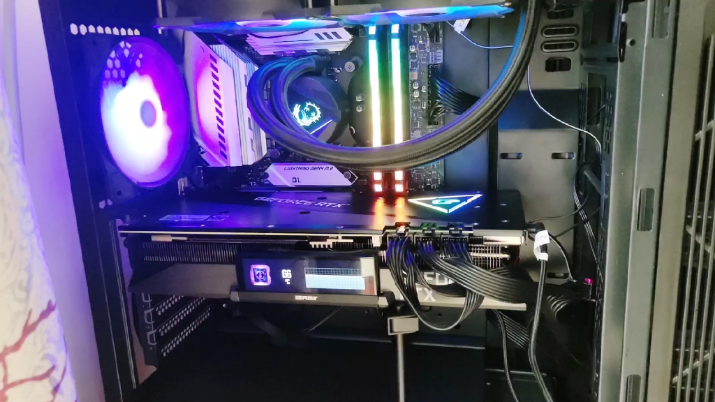 七彩虹3070ti lcd屏幕_哔哩哔哩_bilibili