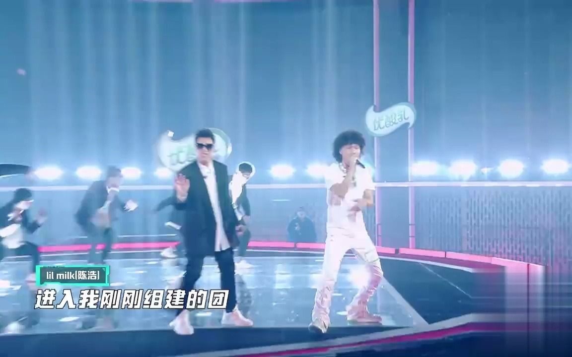 [图]回忆杀！潘玮柏和Lil Milk小牛奶表演《壁虎漫步》