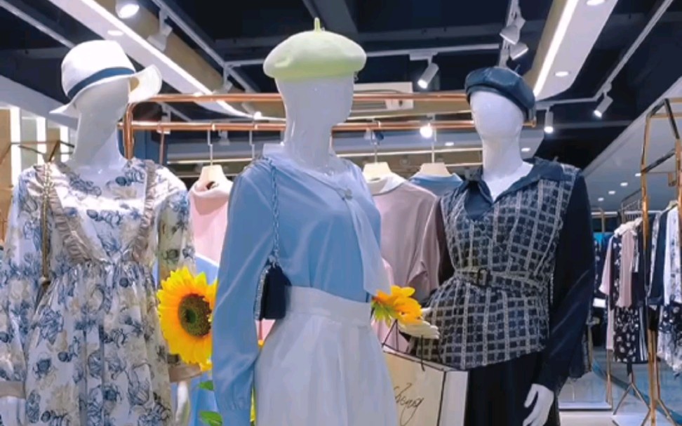 卡薇亚专柜撤柜女装