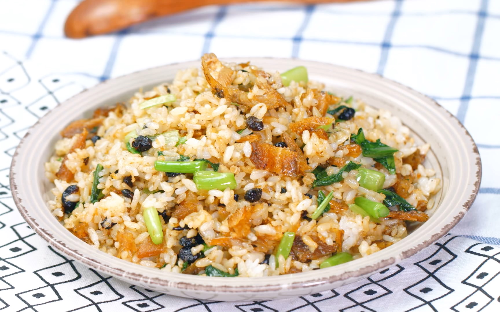 豆豉鲮鱼炒饭,这样炒饭怎么能那么好吃!