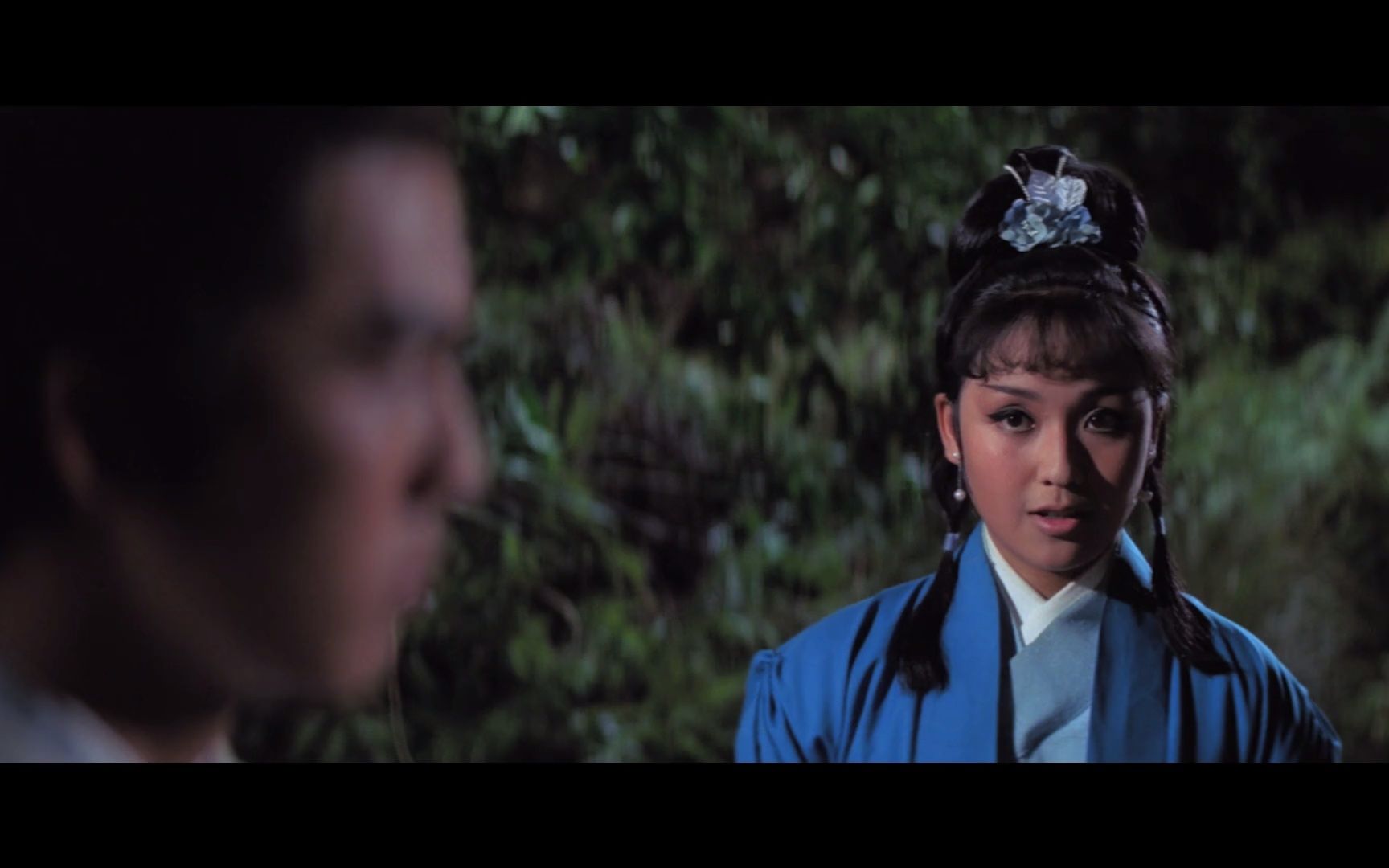 自古英雄难过美人关,这女侠的功夫也太次了