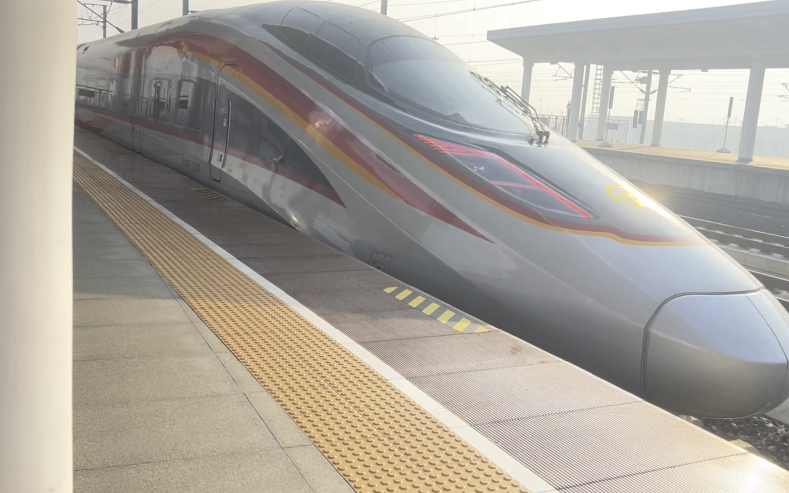 重联复兴号cr400af-z担任g201次出潍坊北站