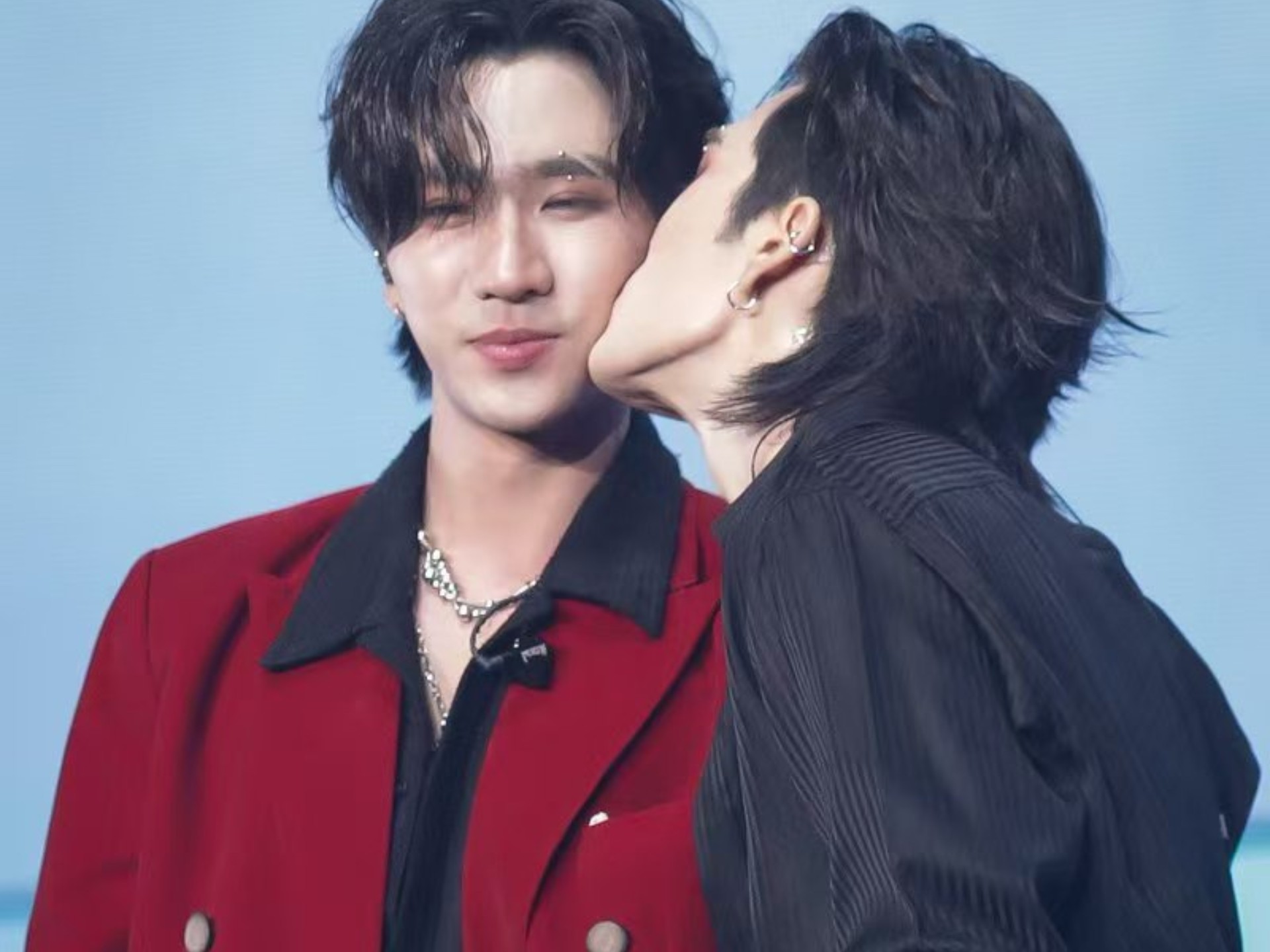 王俊勇三塔亲亲 哇塞 哇塞开心开心