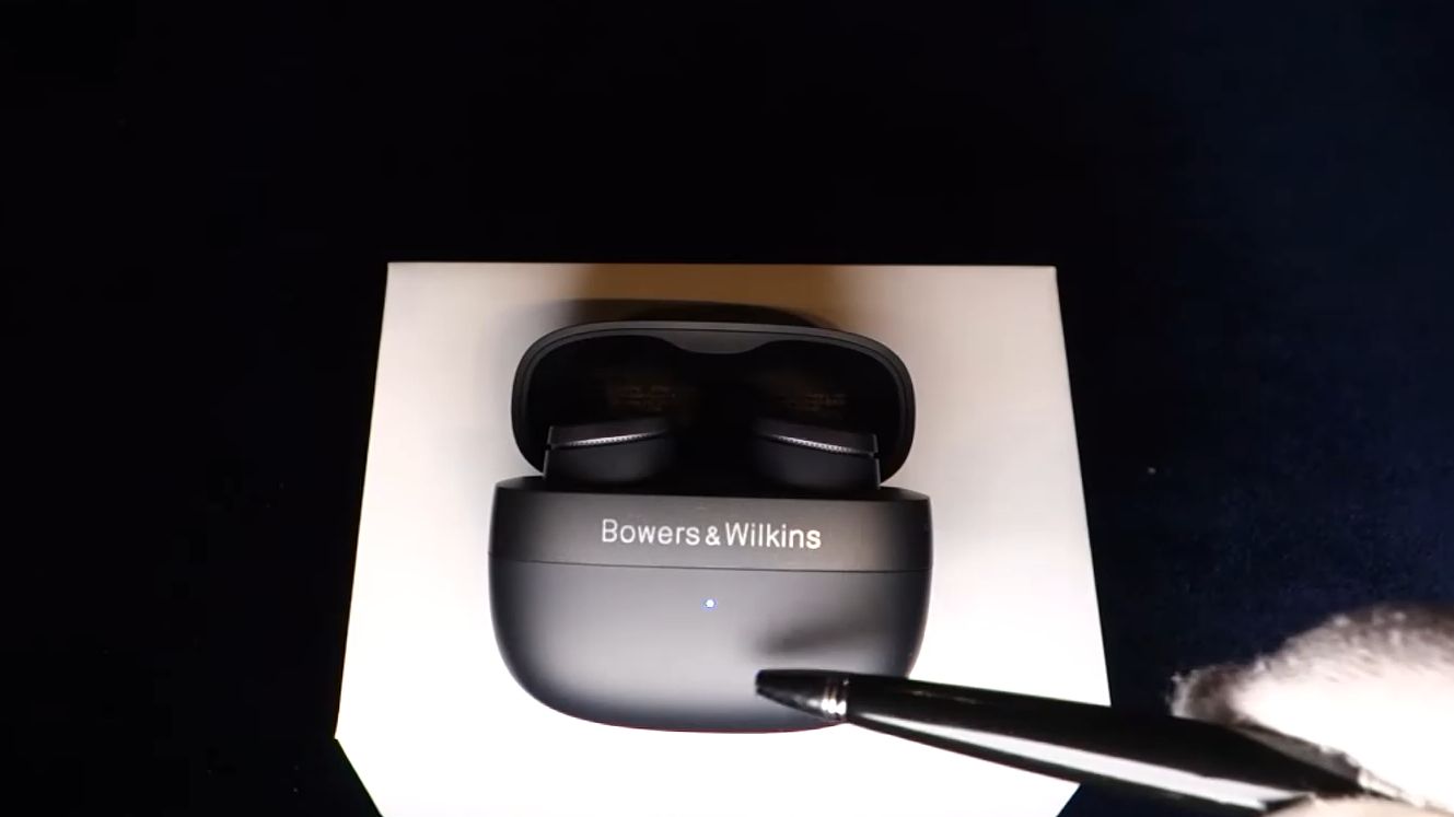 【评测】Bowers & Wilkins Pi8 — 耳机中的旗舰声音哔哩哔哩bilibili