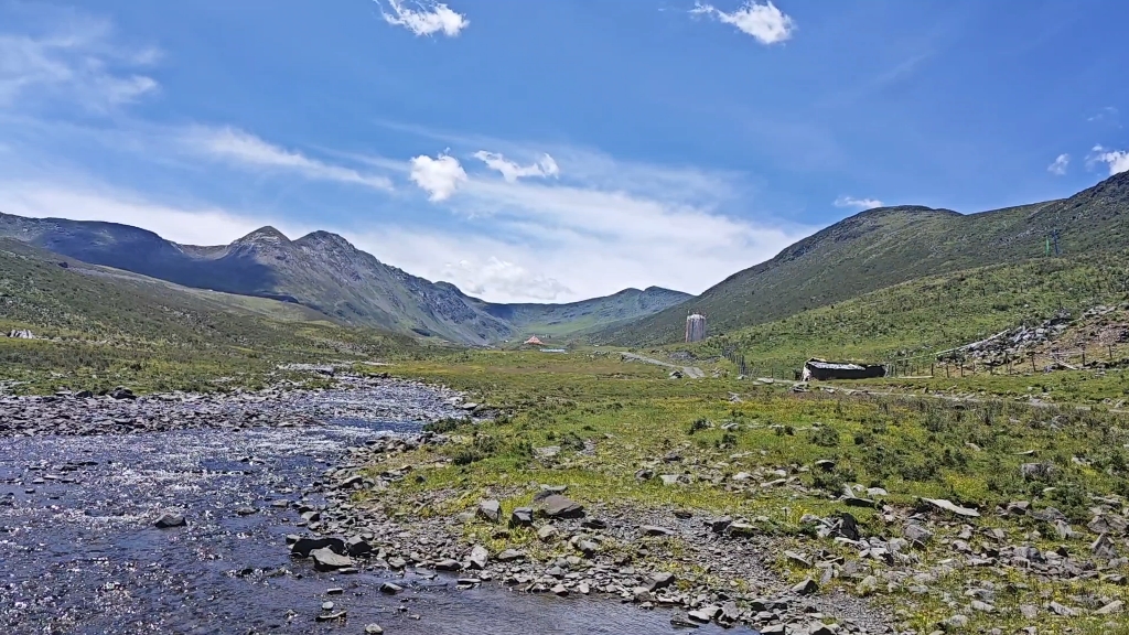 阿科里乡草原,一路溪水声陪伴