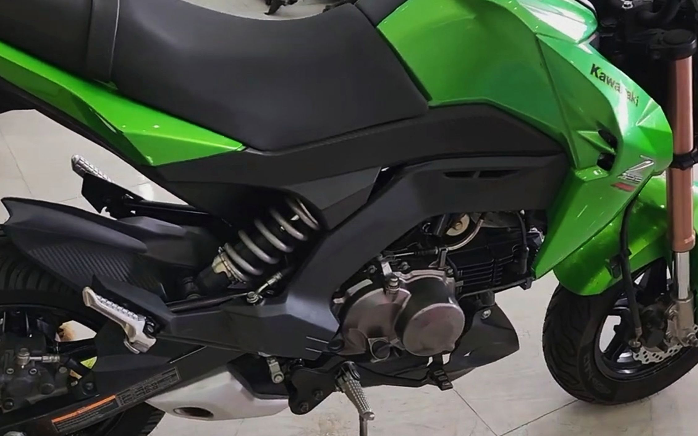 川崎迷你小摩托,排量125,易操控,油耗1.8,实用的代步通勤车