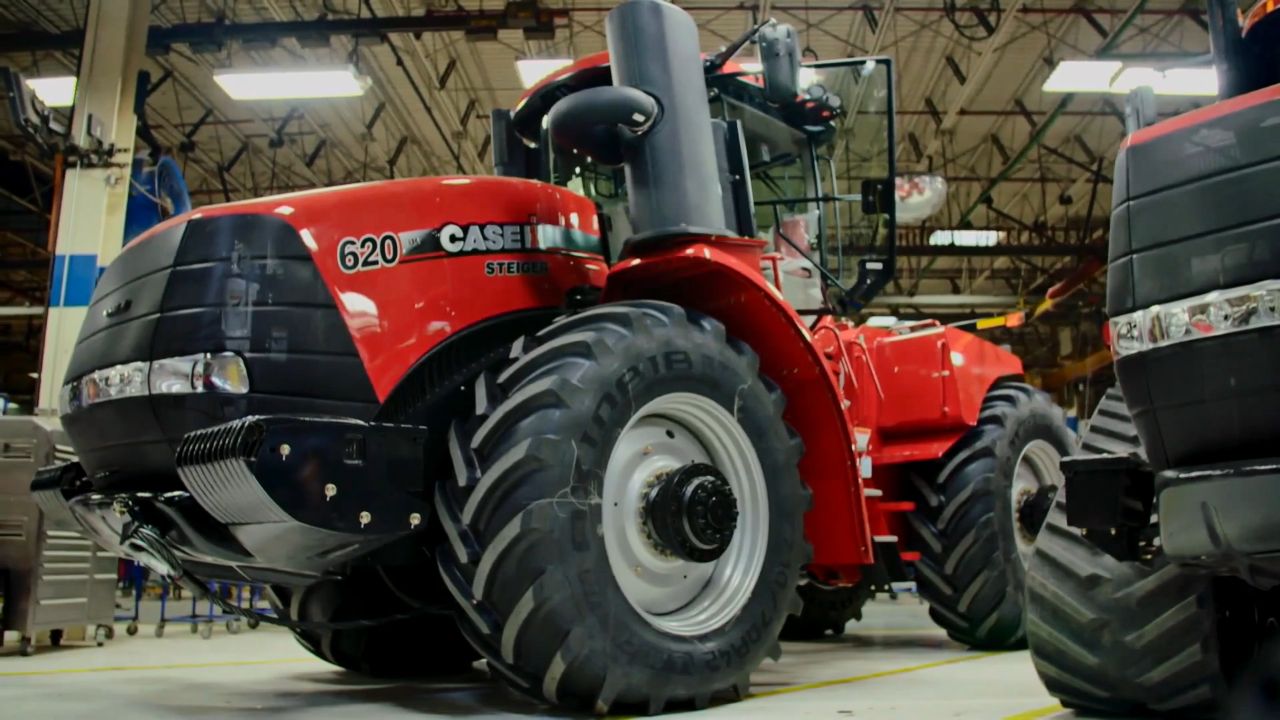 斯泰格尔620大马力拖拉机炫酷亮相!强大发动机让它举重若轻!