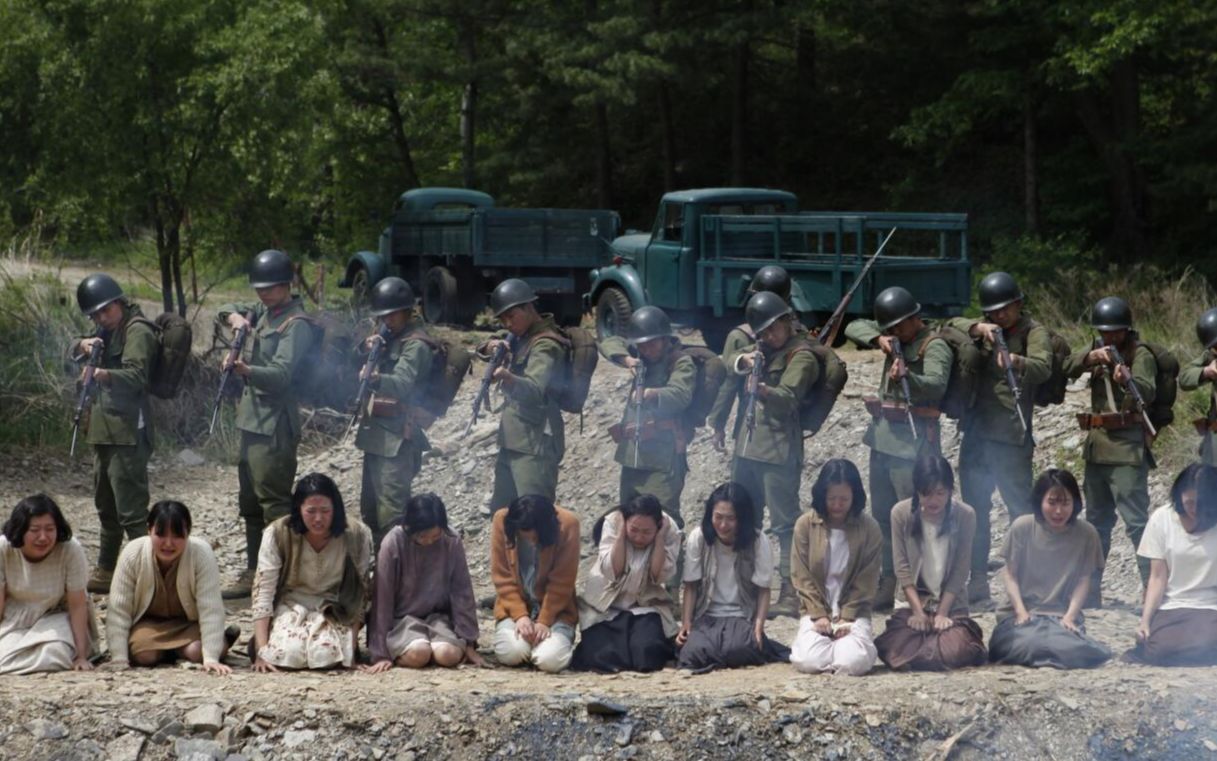 14岁少女被迫成为慰安妇每10分钟就遭鬼子蹂躏一番残酷历史不该遗忘