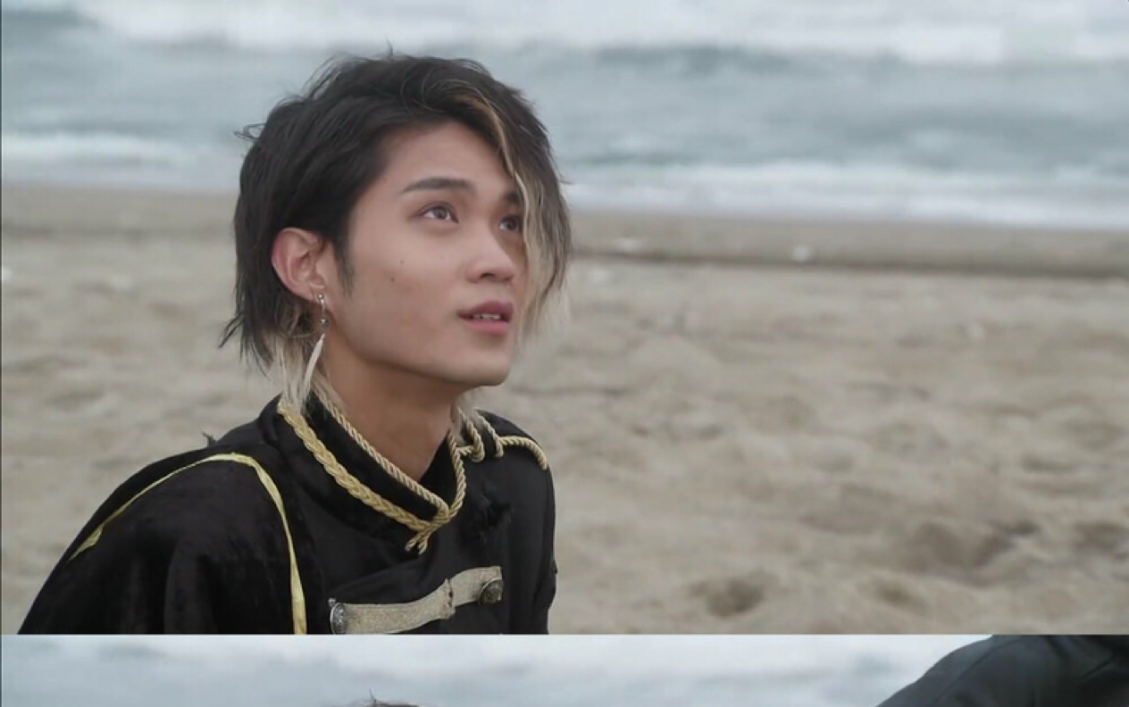 【矶村勇斗x山本凉介】亚兰小王子软萌易推倒,诚亚牵手现场<假面