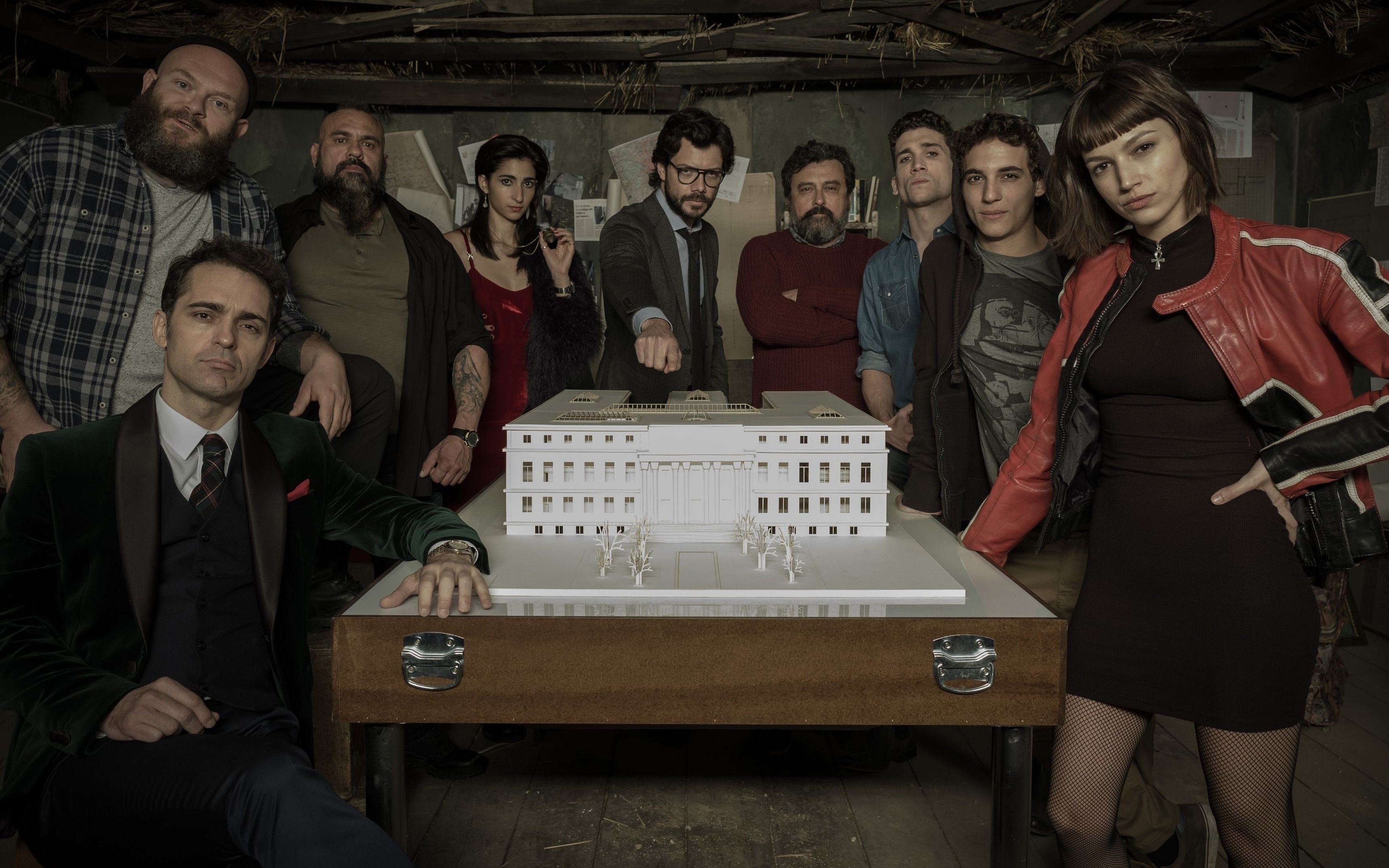 [图]纸钞屋 - 《你永不独行》La casa de papel S3E2 "nunca caminaís solos"