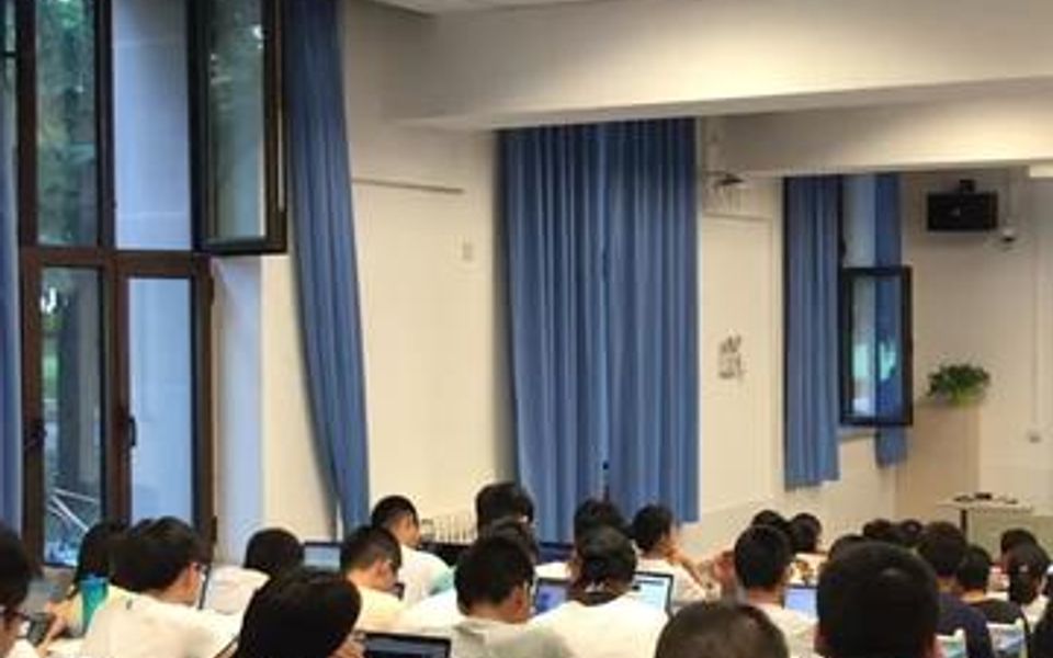 清华大学的教室,快来感受一下学霸们的课堂氛围!哔哩哔哩bilibili