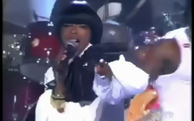 [图]Fugees - Ready or Not & Fu-Gee-La & Killing Me Softly Live BET Awards 2005