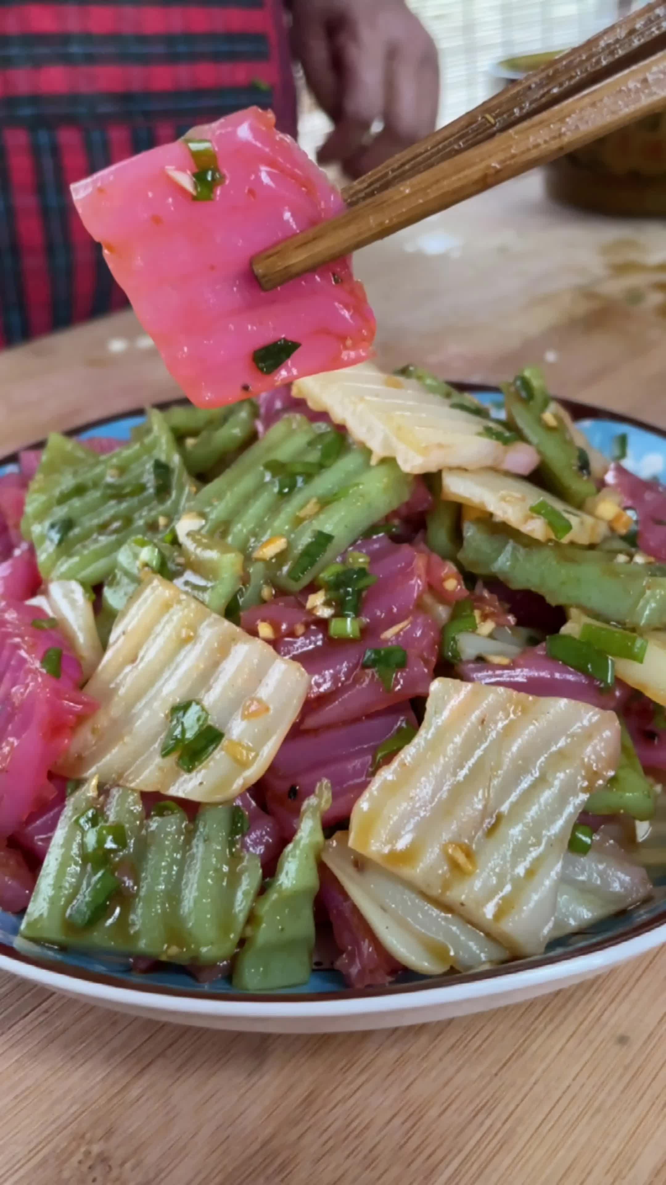 今天妈妈做的彩色凉粉真好吃,你们吃过吗?