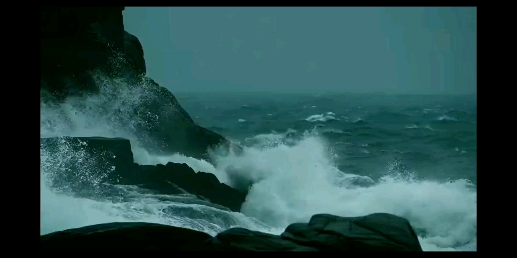 [图]浪花淘尽英雄。是非成败转头空。青山依旧在，几度夕阳红。白发渔樵江渚上，惯看秋月春风。一壶浊酒喜相逢。古今多少事，都付笑谈中。