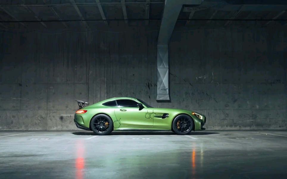 mercedes-amg gt r 绿魔
