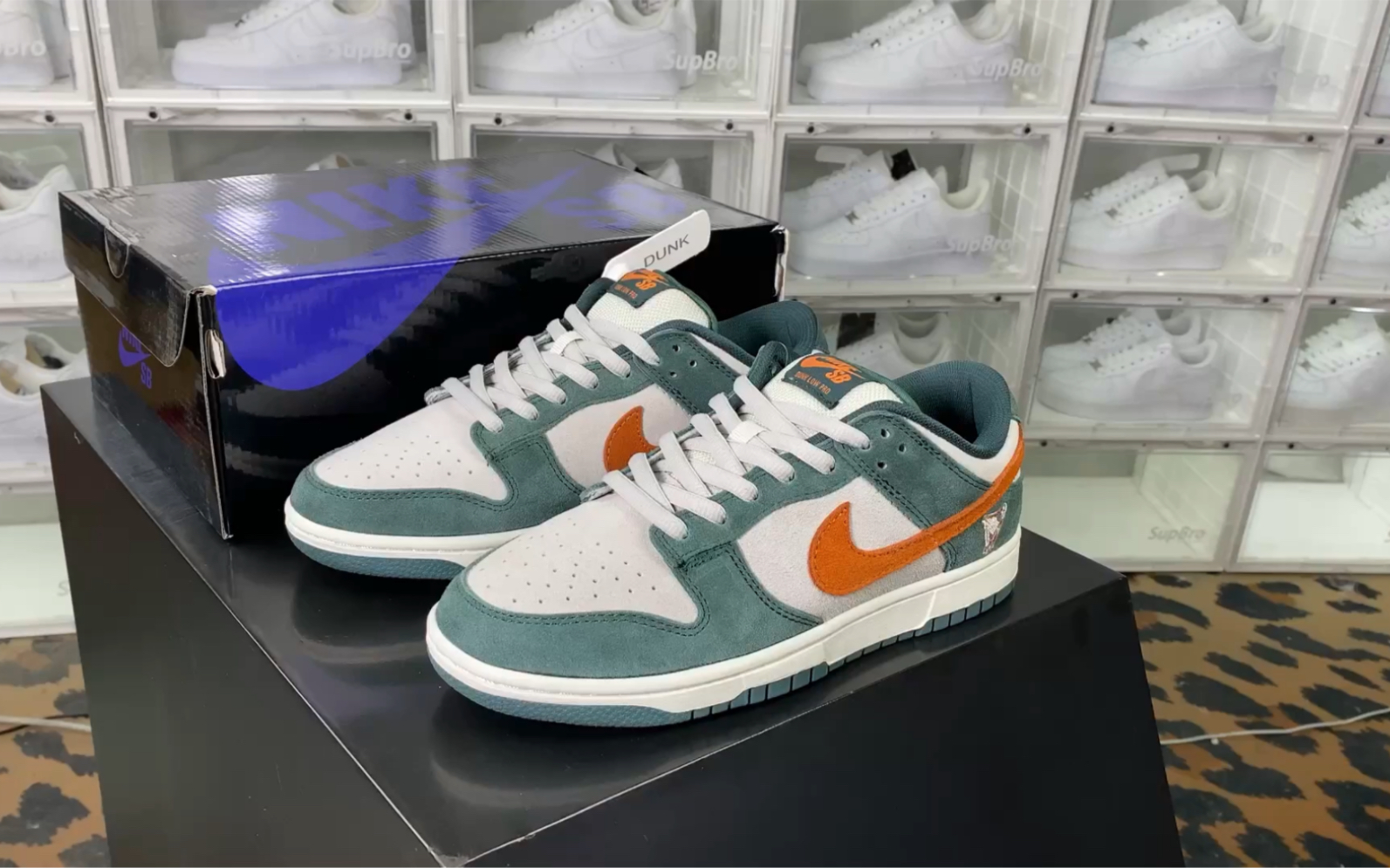 【权威实拍】nike sb dunk low 爱尔兰竖琴暗绿浅灰橙