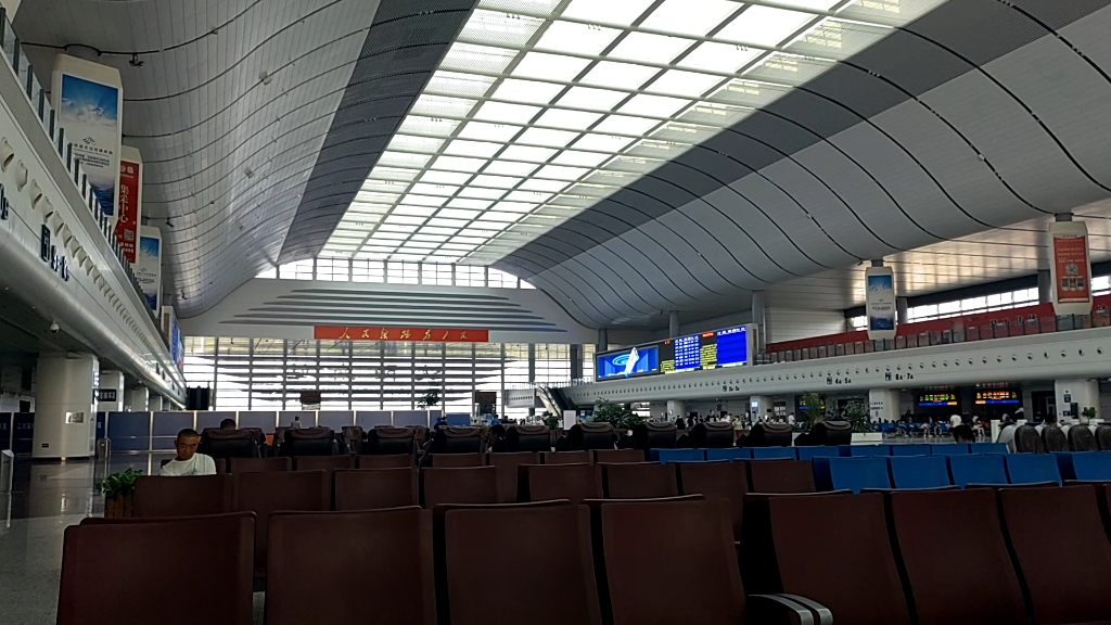 沈阳南站候车室