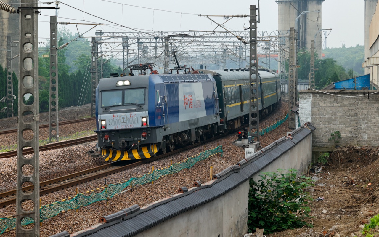 武局襄段hxd3c 0210牵引k124次经过沪昆线k189km 笕桥大弯道