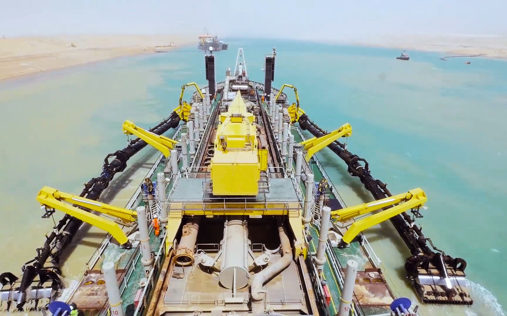 不可思议的耙吸式挖泥船,工作起来就像吸尘器,把海底泥沙吸上来