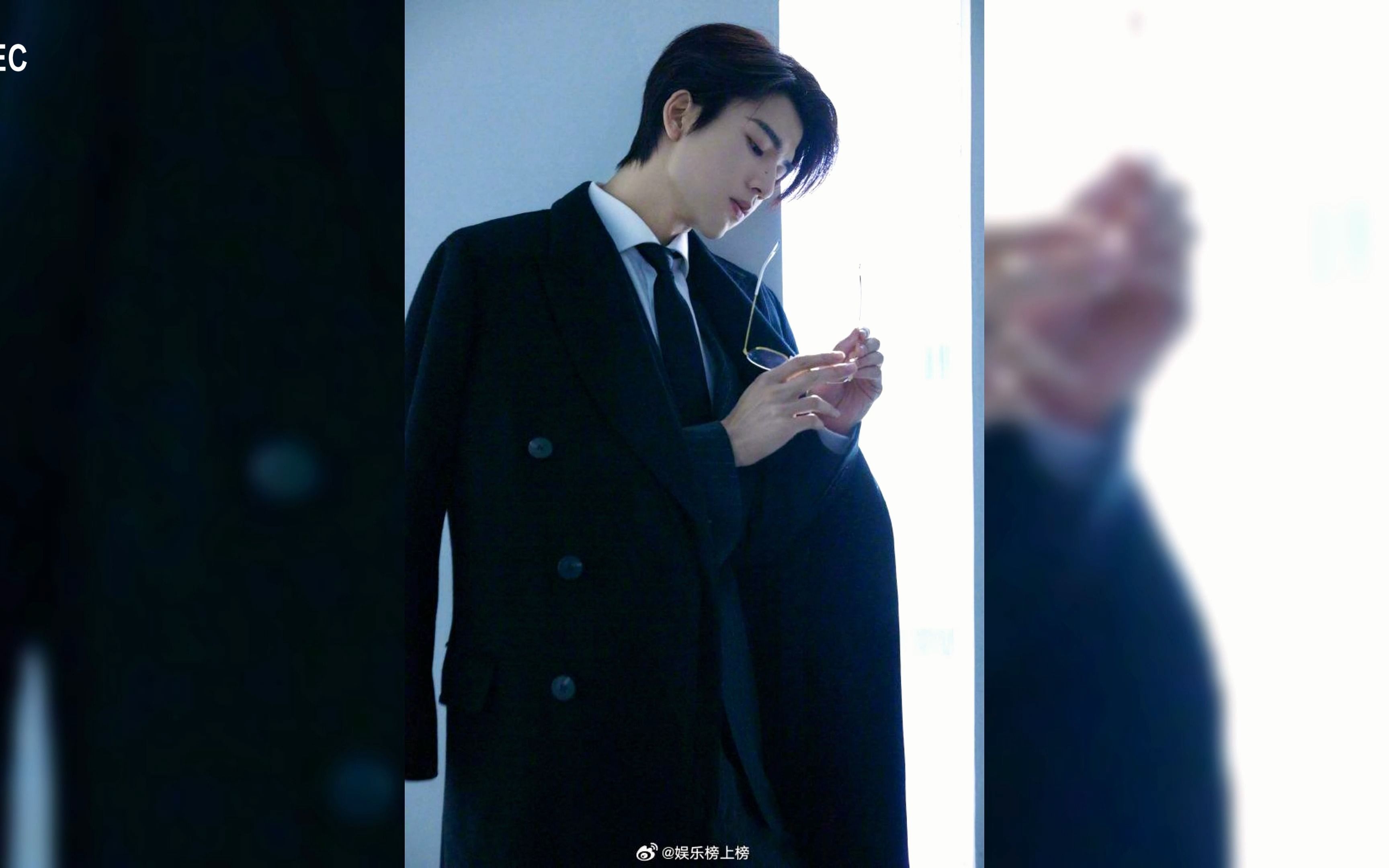 张凌赫是懂金丝眼镜和西装的杀伤力的