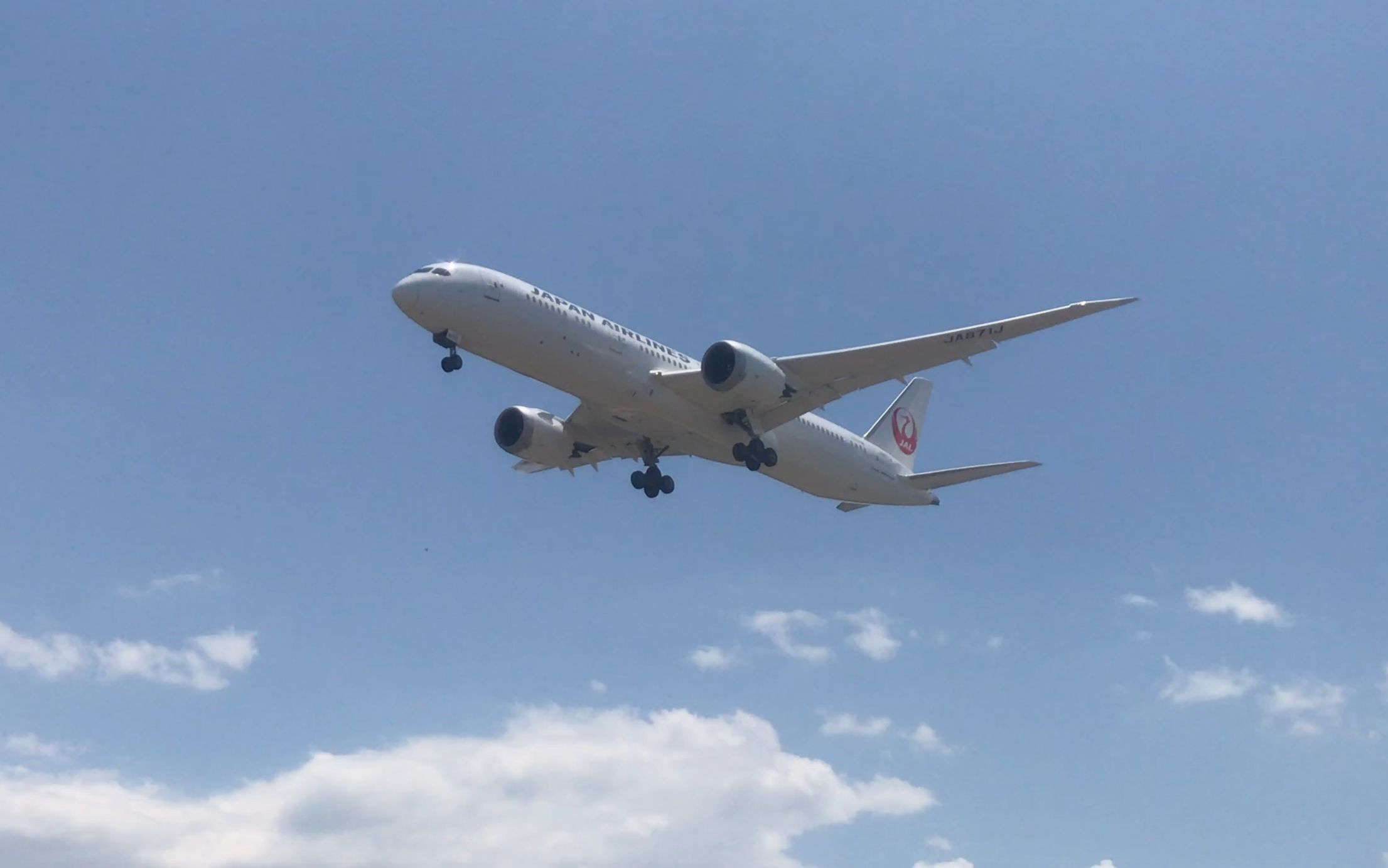 日本航空波音787-9降落首都机场