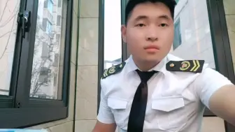 Tải video: 深圳某高端小区保安月薪7500一周连续5人辞职，原因:管理太严了