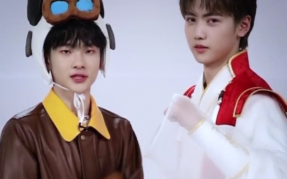 【r1se】周震南焉栩嘉快乐大本营新春祝福,拜早年啦_哔哩哔哩_bili