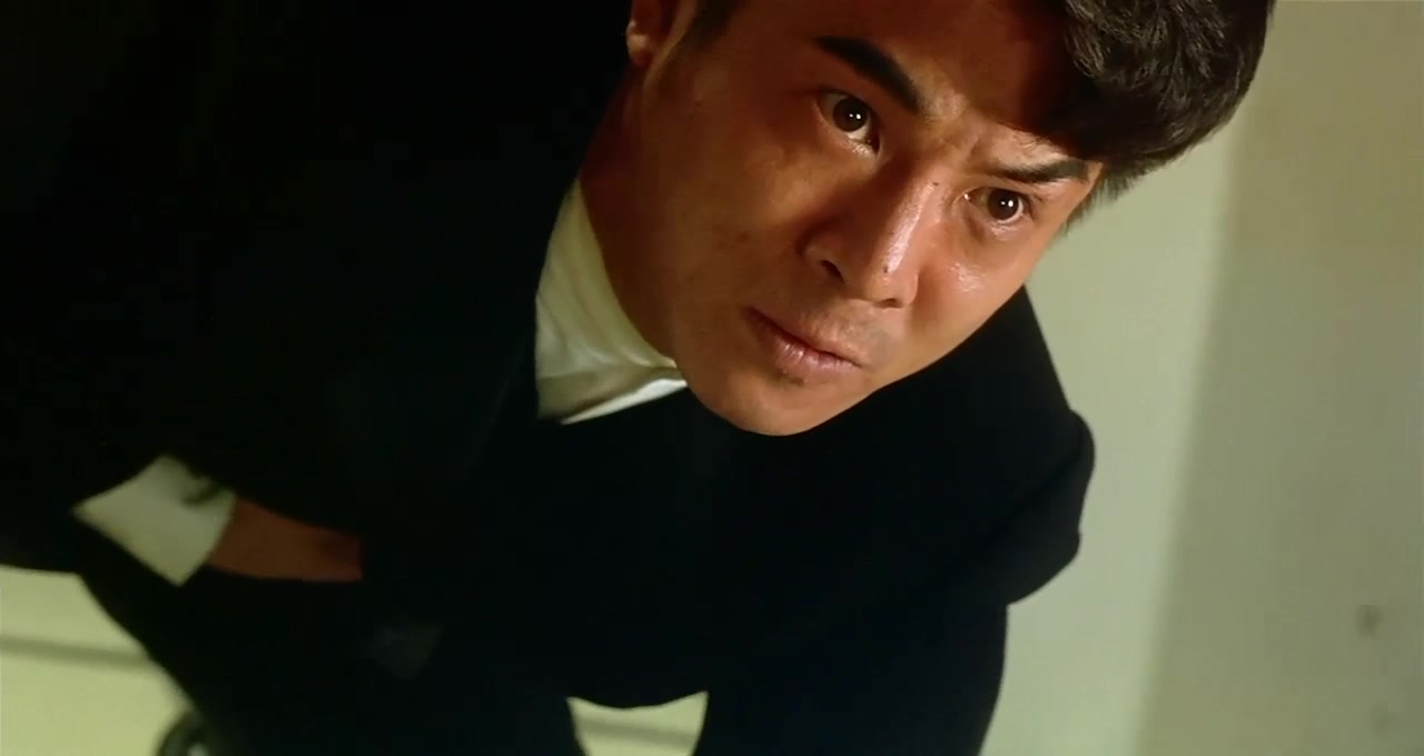 李连杰《杀手之王》,整部电影武大最经典的一部分,李连杰以命相搏