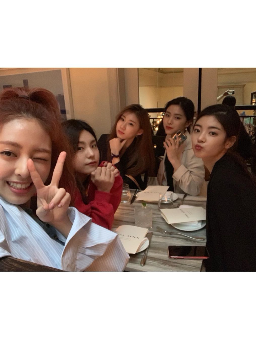 itzy 五闺女合照 近期ins更新