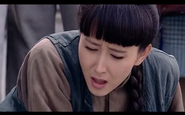 女人的战争:美女机智解救黑老大,老大报恩竟要娶了她