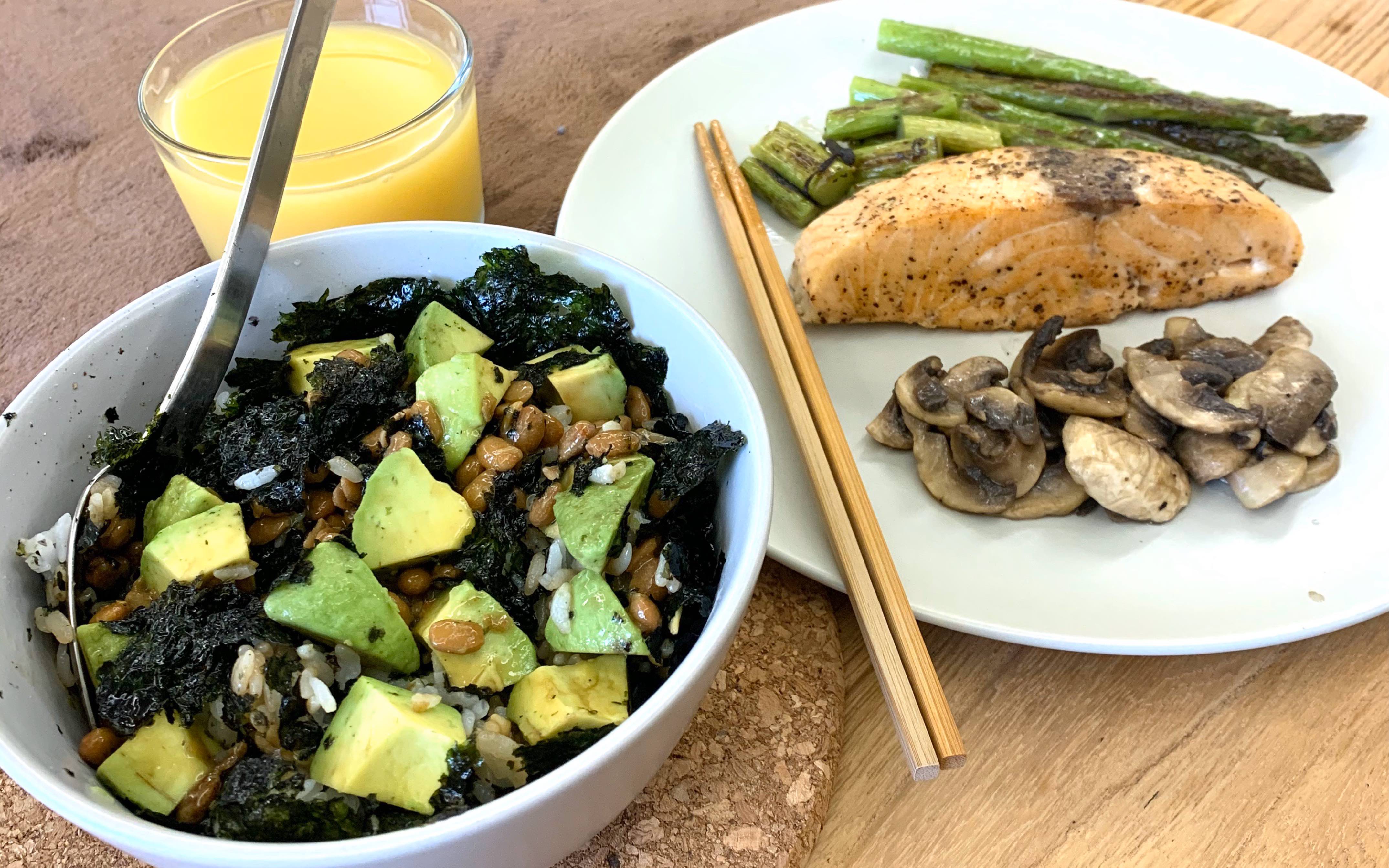 宅家午餐 |简单快速的 【牛油果纳豆拌饭 香煎三文鱼】 简易午餐 低卡