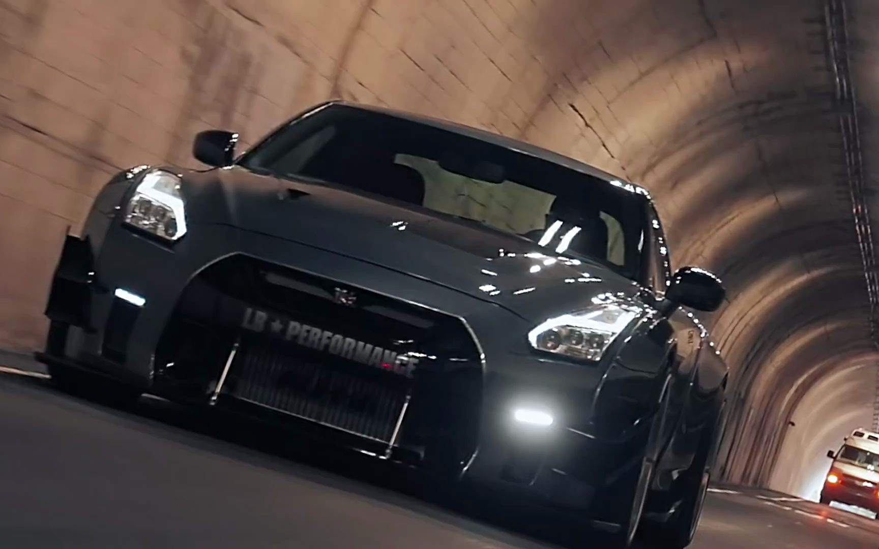 flame spitting r35 gtr