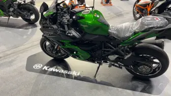 Download Video: 2024款 川崎 Ninja H2 SX SE 展车细节大赏