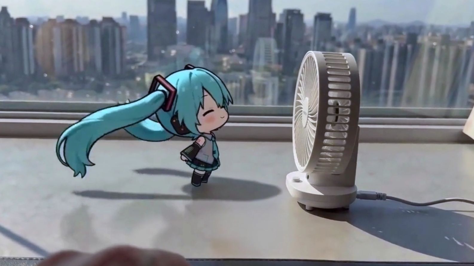 “盛夏，蝉鸣，小小的Miku~”