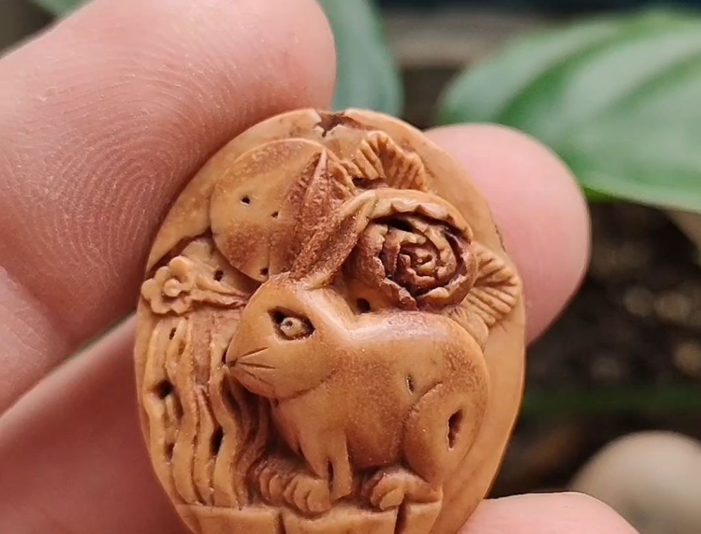 桃核雕刻生肖兔