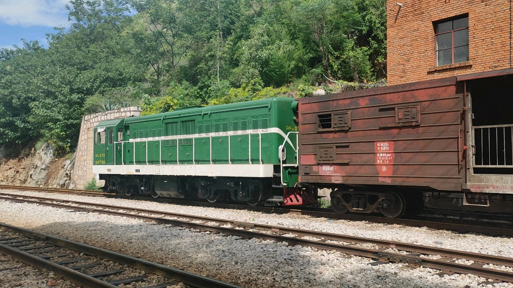 比之前的画质好些的东方红21型内燃机车起机_哔哩哔哩 (゜-゜)つロ