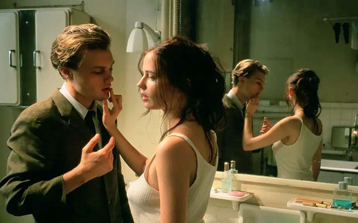 戏梦巴黎pastlives196861游走在巴黎街头的乌托邦世界的造梦者