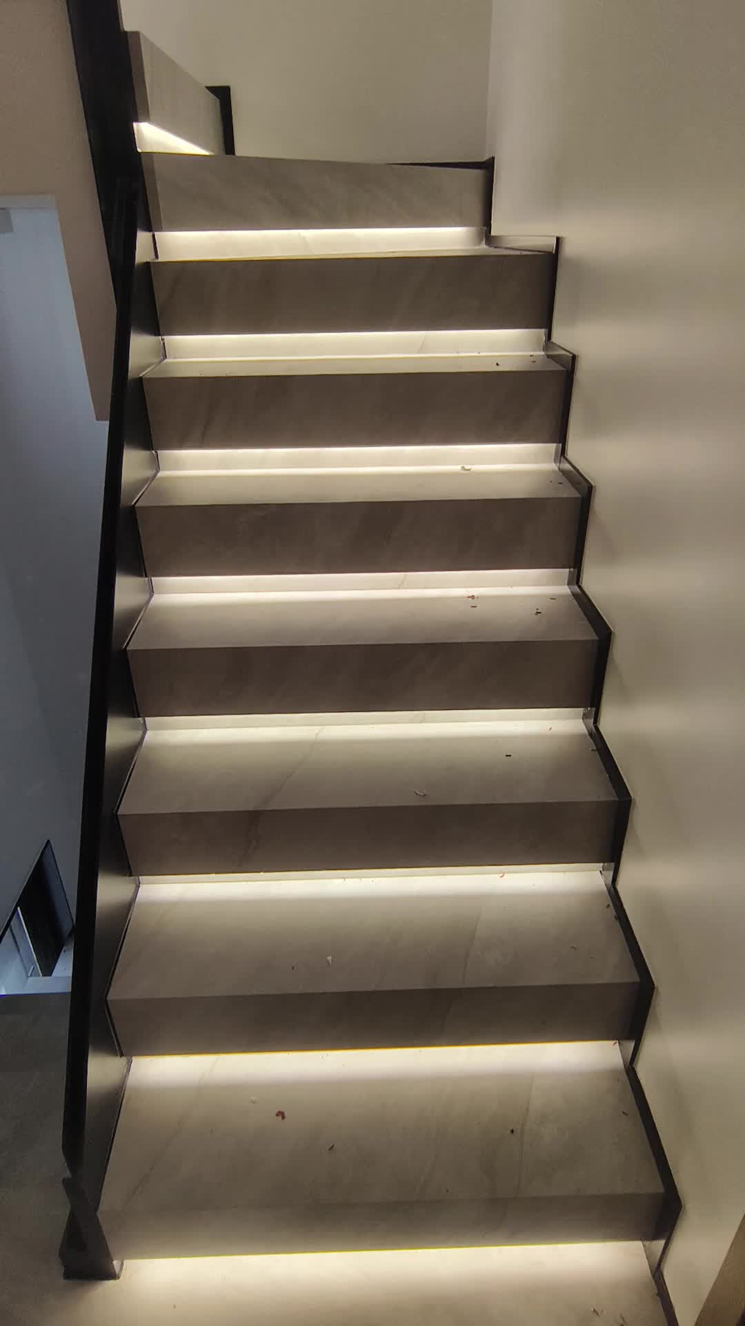 上科智联免布线楼梯灯