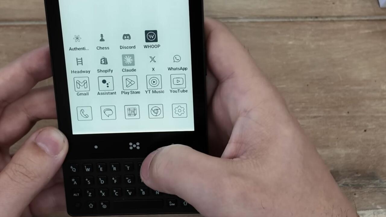全墨水屏Android 手机Minimal Phone 开箱_哔哩哔哩_bilibili