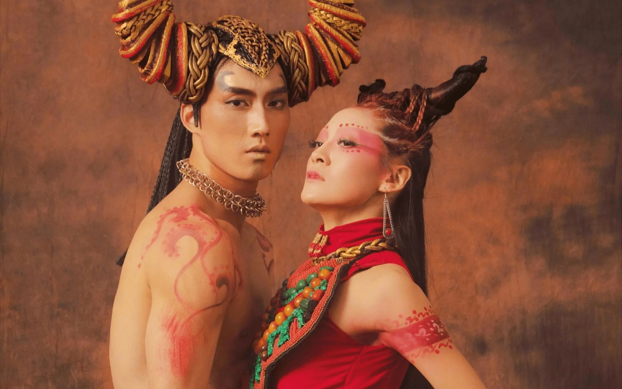 杨丽萍再次和男舞者跳孔雀舞,风评大逆转