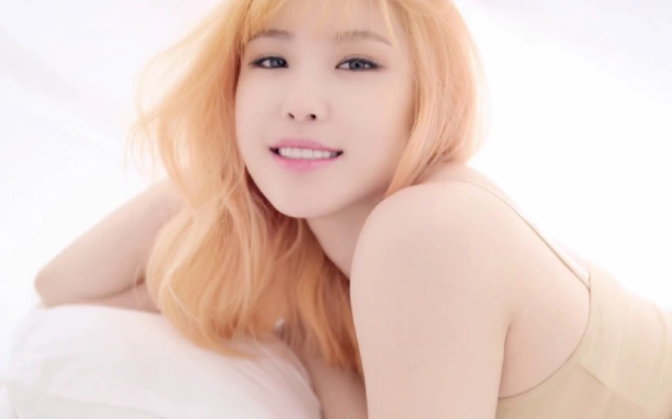 【全孝盛-into you】最近着迷奶盛这首歌,据说是女团界的巨巨巨…好看