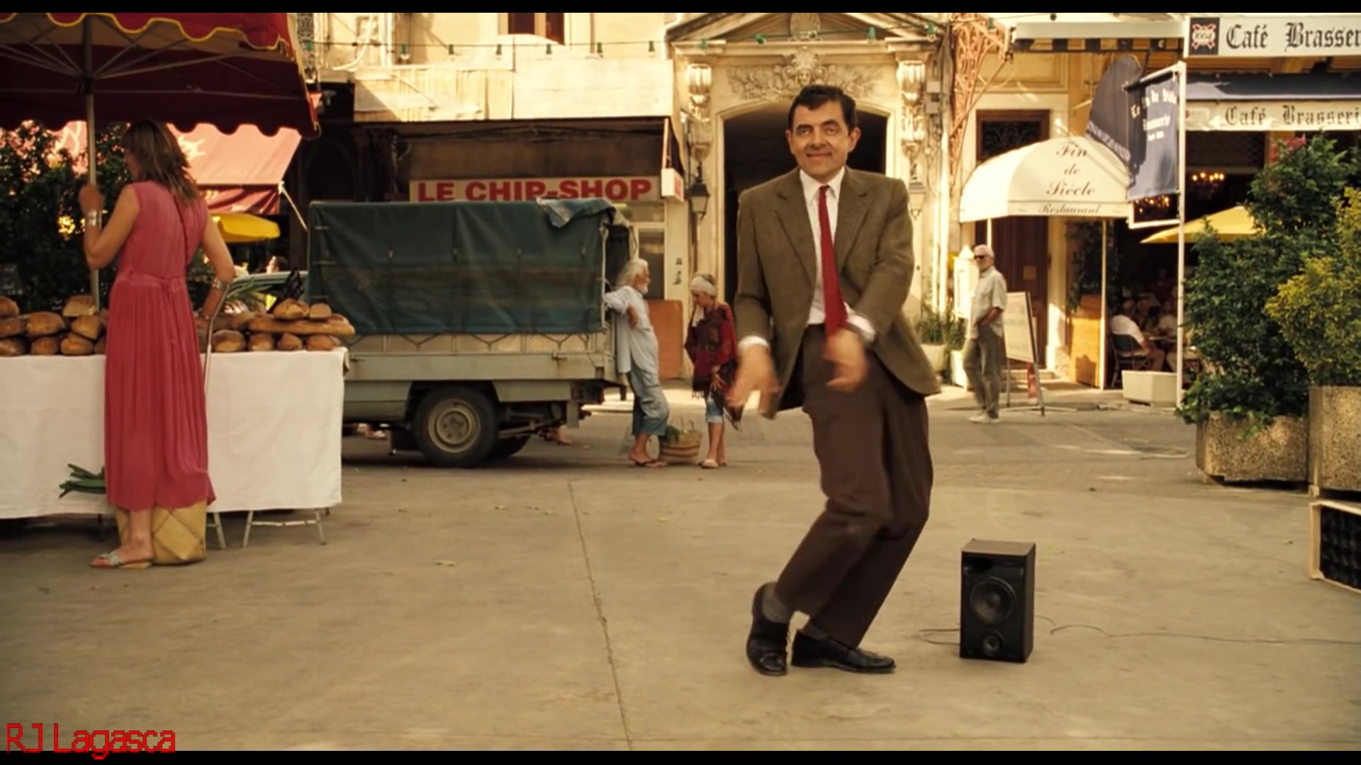 [图]【憨豆的假日】憨豆街头卖艺 - 演技炸裂 Mr.Bean's Holiday (Dance Scene) HD