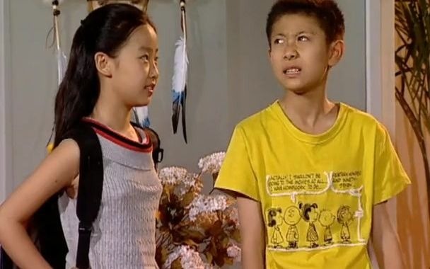 刘星砸坏学校玻璃被班长告状,刘梅气炸了:从小到大我给你赔了多少玻璃